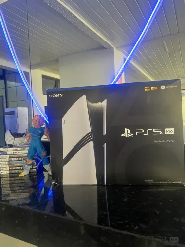 PS5 PRO 2TB LACRADO 1 ano de garantia. Aceito seu semi novo na troca.
