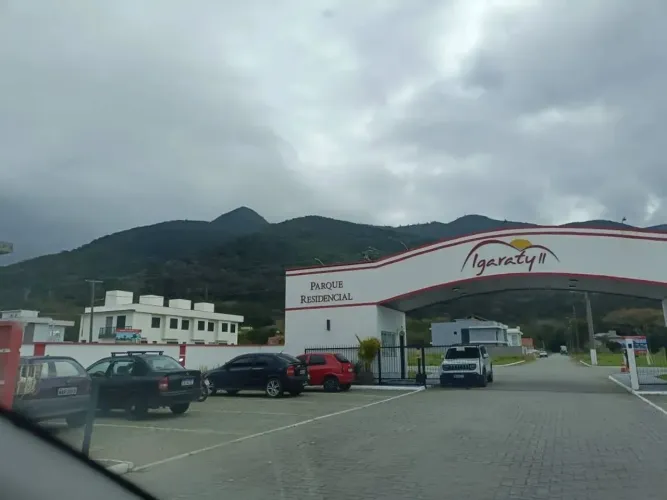 Terreno à venda no bairro Praia de Fora em Palhoça/SC