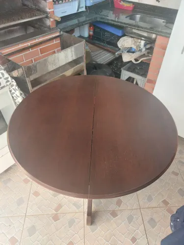 Mesa Redonda de Madeira Maciça Extensível - 90/120 cm