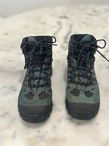 Bota Salomon Discovery verde