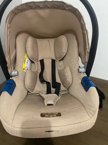 Bebê conforto burigotto