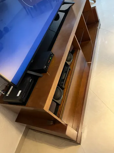 Conjunto de sala com Sofá + Rack + Mesa com 8 cadeiras
