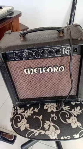 Cubos de guitarra para retirada de peças 