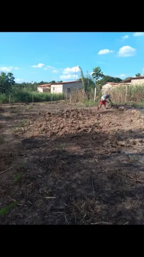 Vende -se um terreno