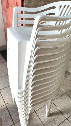 Vendo cadeiras, tenho 15 cadeiras