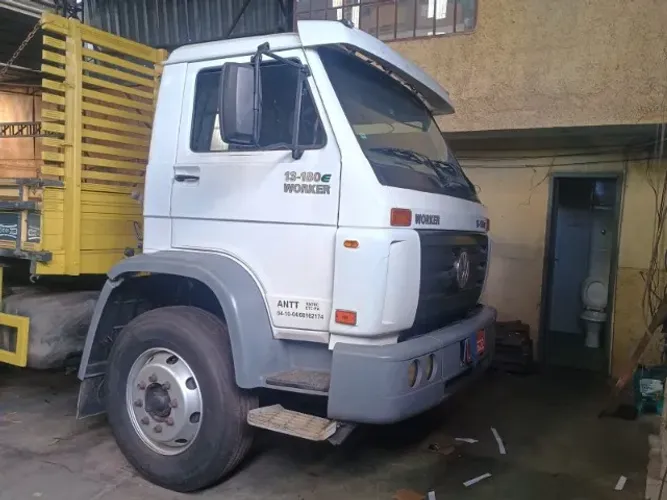 Caminhão VW 13180 bomba injetora, Carroceria de madeira 198000KM