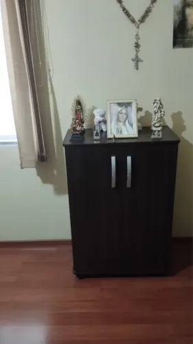 Armário + escrivaninha (cor marrom)
