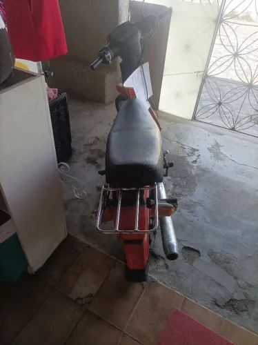 Vendo moto Traxx em bom estado 
