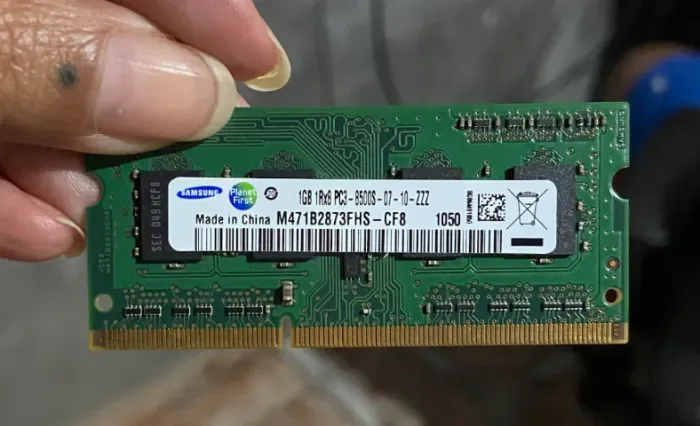 Memória RAM DDR3 1GB - 1066?MHz