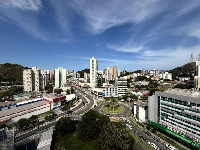 Apartamento em Bento Ferreira, 2 quartos com suíte, vista livre e lazer. REF: 404