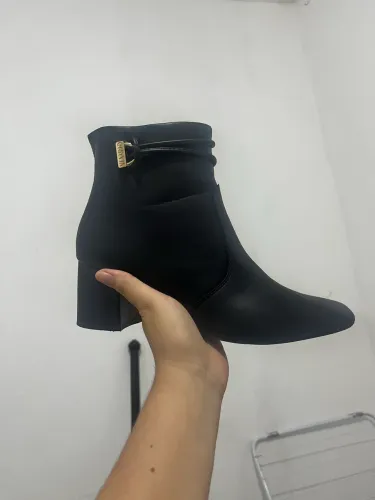 BOTA VIA UNO