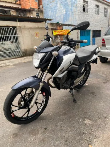Titan 160