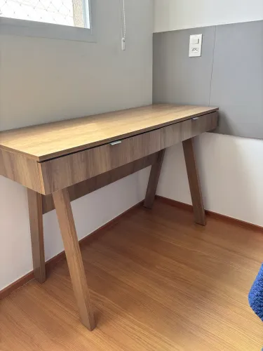 Escrivaninha Tecno Mobili ME4128 120cm Amêndoa - 1 mês de uso