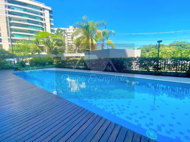 Apartamento com 4/4, suíte, varanda gourmet, lavabo, mobiliado, 2 vagas