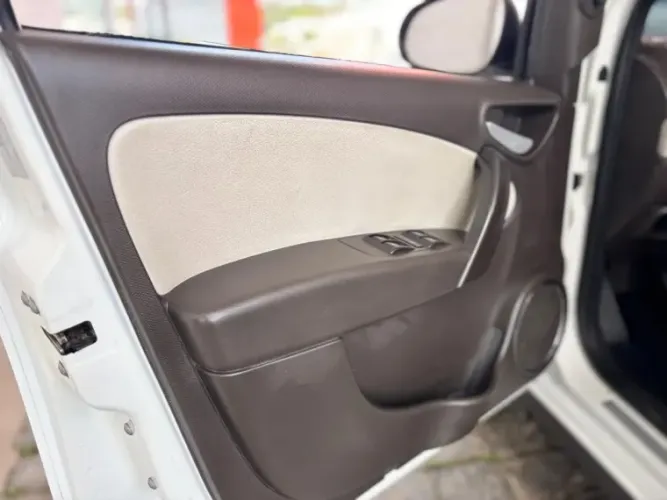 Fiat Grand Siena Essence 1.6 Flex 16V 2017