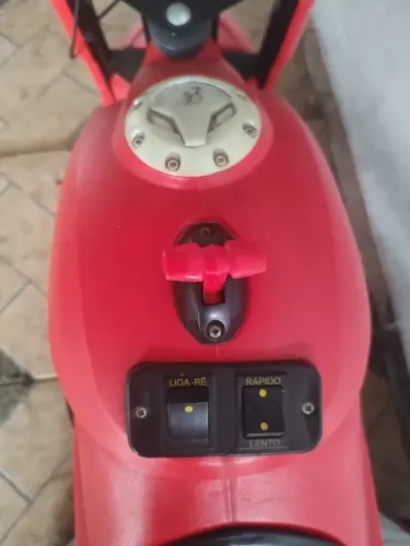 Moto elétrica infantil