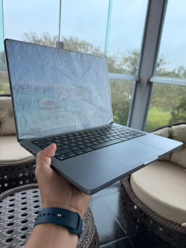 MacBook Pro 14p M2 512G/16G