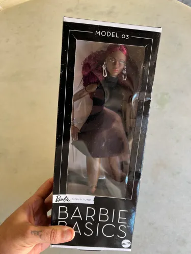 Boneca Barbie Basics 03 2025