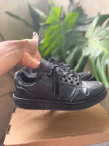 Adidas NY 90