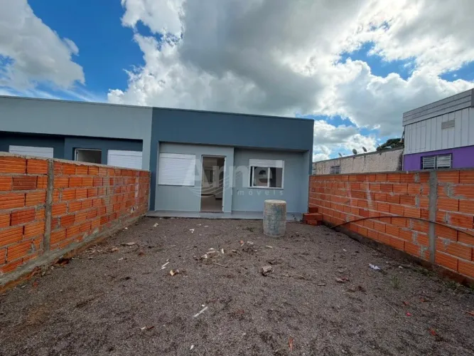 Casa 02 dormitórios na Jardim América em Passo Fundo, para venda.