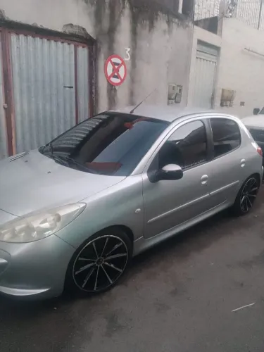 Peugeot 207 XR 1.4 Flex 8V 5P 2010