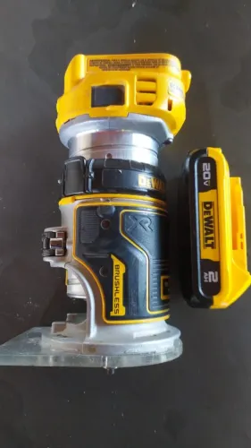 Tupia Para Laminados (XR Brushless 20V) à bateria - DCW600 (DeWALT)