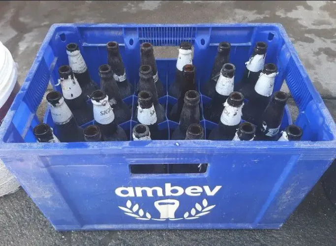 Vende - se engradados de cerveja