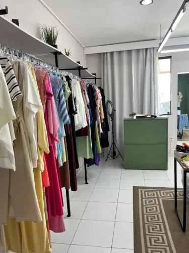Loja de Roupas Montada à Venda - Estrutura Completa (Sem Estoque)