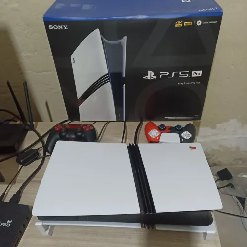 PS5 pro novo com leito troco em Xbox siris x e pego uma volta 