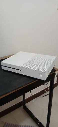 Xbox one S *COM DEFEITO*