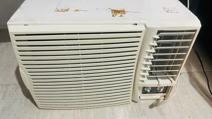Vendo ar condicionado de janela 12.000 BTUs gelando muito perfeitamente