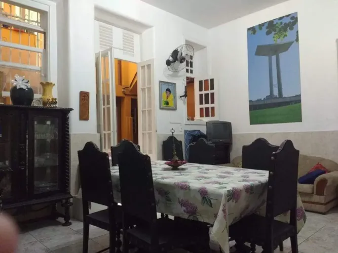 Aluga-se quarto na Glória, a partir de 1.050. Contas inclusa