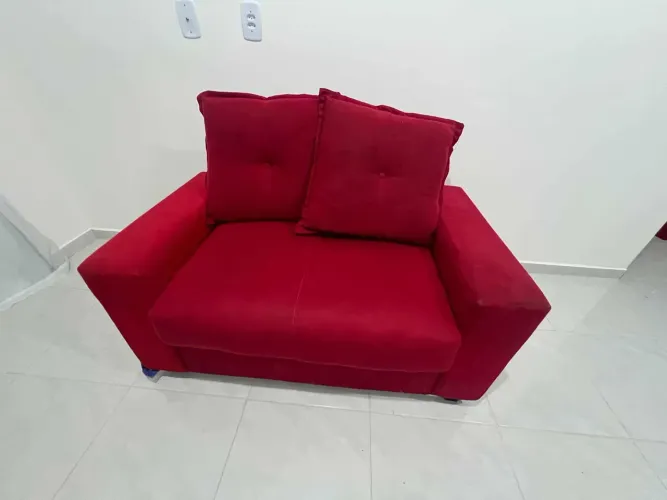 Vendo sofá novo,5 mês de uso só estou vendendo porquê estou precisando do dinheiro