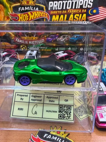 Ferrari sf90 PROTÓTIPO VERDE COM RODAS ROXAS LACRADA DE FABRICA CARTÃO AMARELO