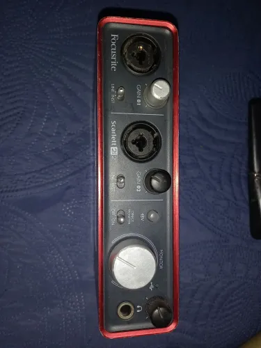 Placa de áudio scarlett 2i2 2? geração