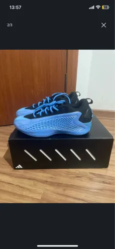 Tênis de basquete adidas