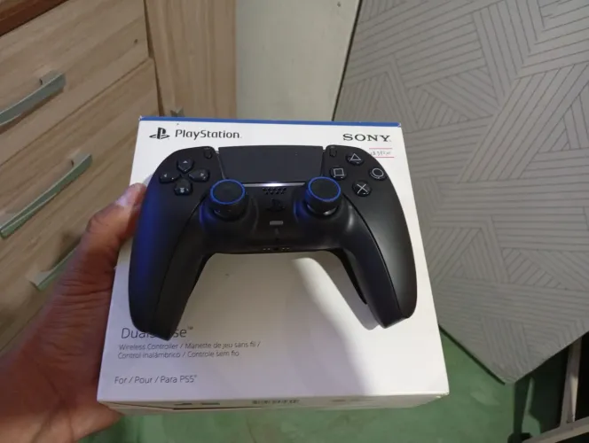Controle de Playstation 5 novo, só aberto para testar.