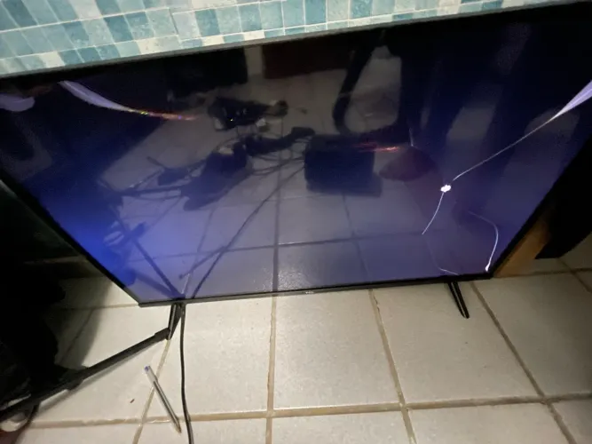 Televisão TCL 32 pra retirada de peças 