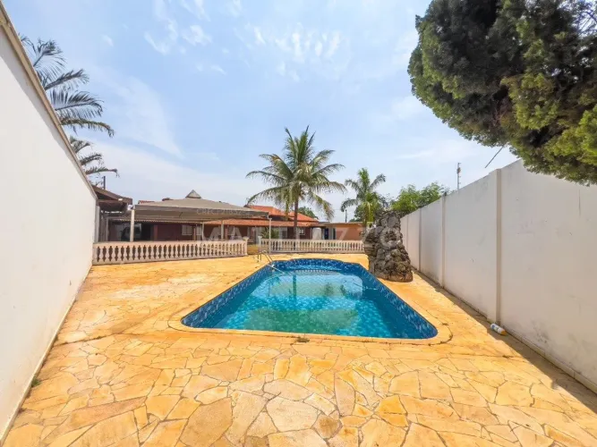 Casa com 04 dormitórios à venda e locação, no Jardim Paulista em Limeira/SP.