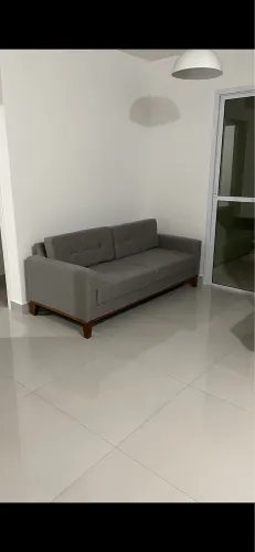 Sofá 3 lugares novíssimo