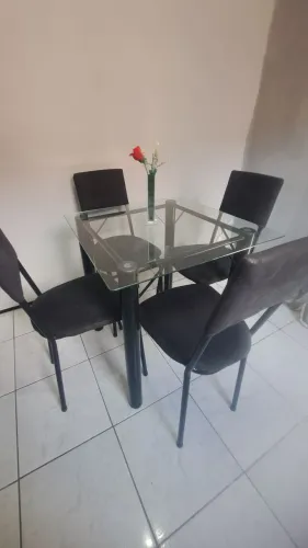 Mesa de vidro 4 cadeiras 