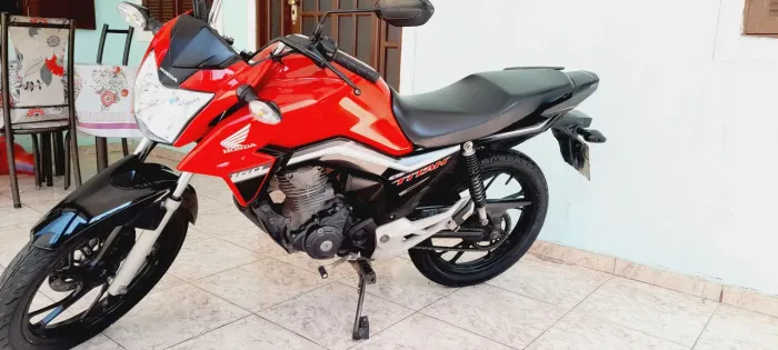 Titan 160
