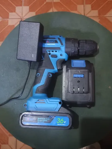 Parafusadeira 36v com carregador e bateria