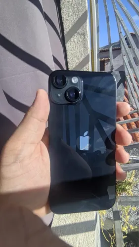 iphone 14 de 128 gb, saúde da bateria 81 por cento, vem com 4 capinha e carregador