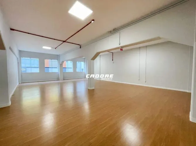 Sala comercial no Centro da Blumenau I Cadore Imóveis.