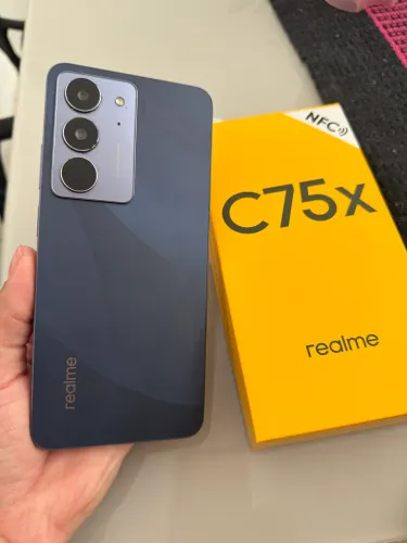 Vendo realme C75X 256 gigas todo original tem NFC valor 700