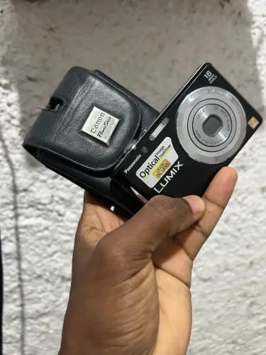 Panasonic Lumix - Câmera Digital Compacta com Lente Leica