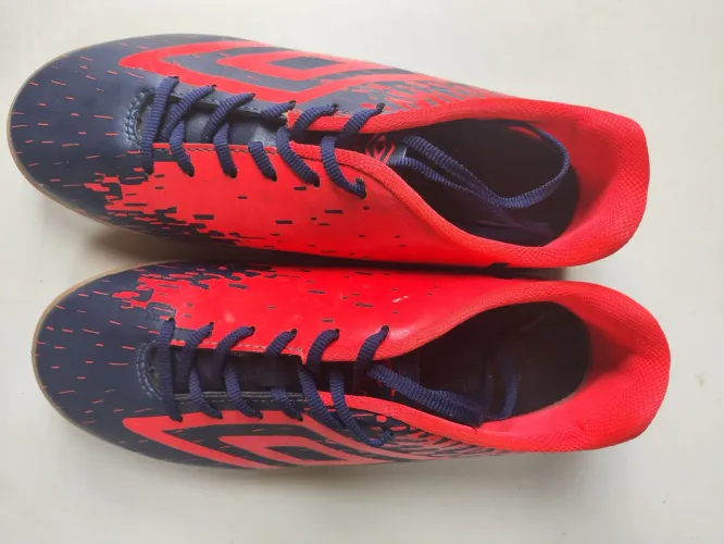Vendo Chuteira de Futsal TAM 41