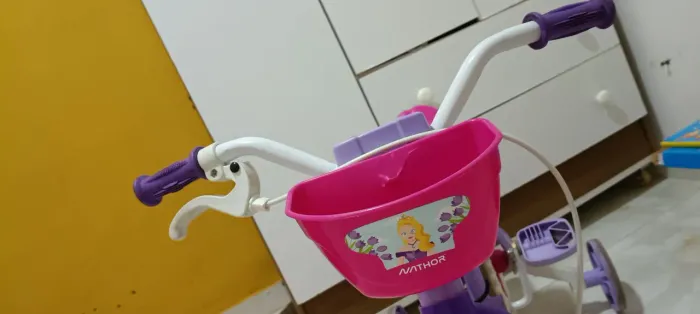 Vende-se uma bicicleta infantil aro 12
