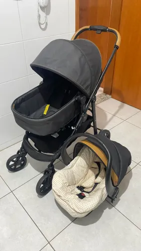 Carrinho de bebê + bebê conforto caramelo - Galzerano - Usado
